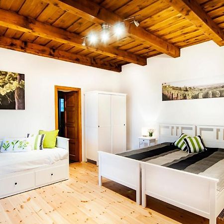 Aparthotel Sed Pince Vendeghaz Somlojeno Exterior foto